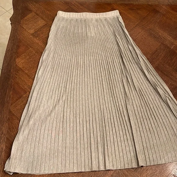 Falconeri Made in Italy Knit Pleated Midi Skirt Pale Gray Silver XS -Small - Picture 11 of 13